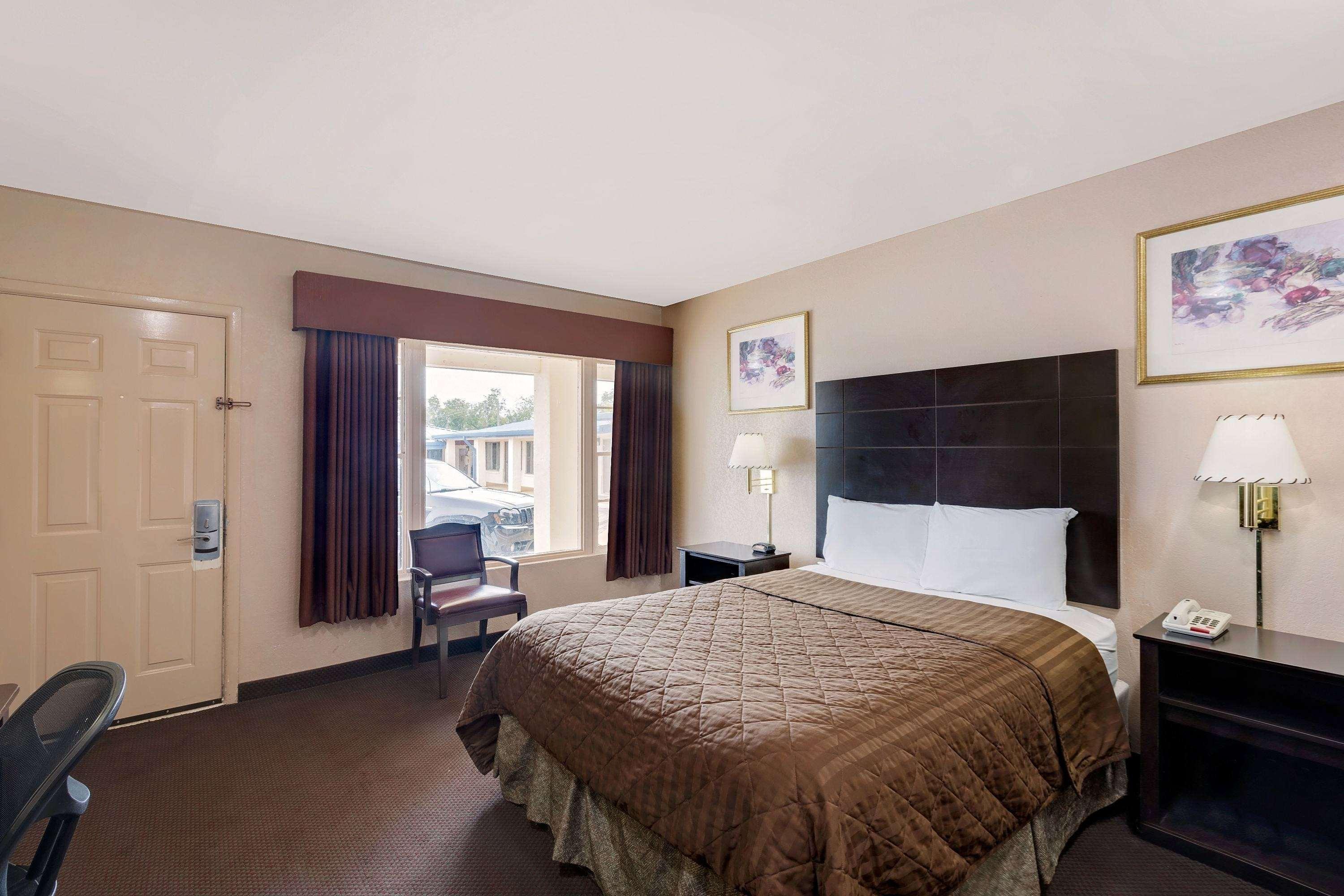 Travelodge By Wyndham Ozona Extérieur photo