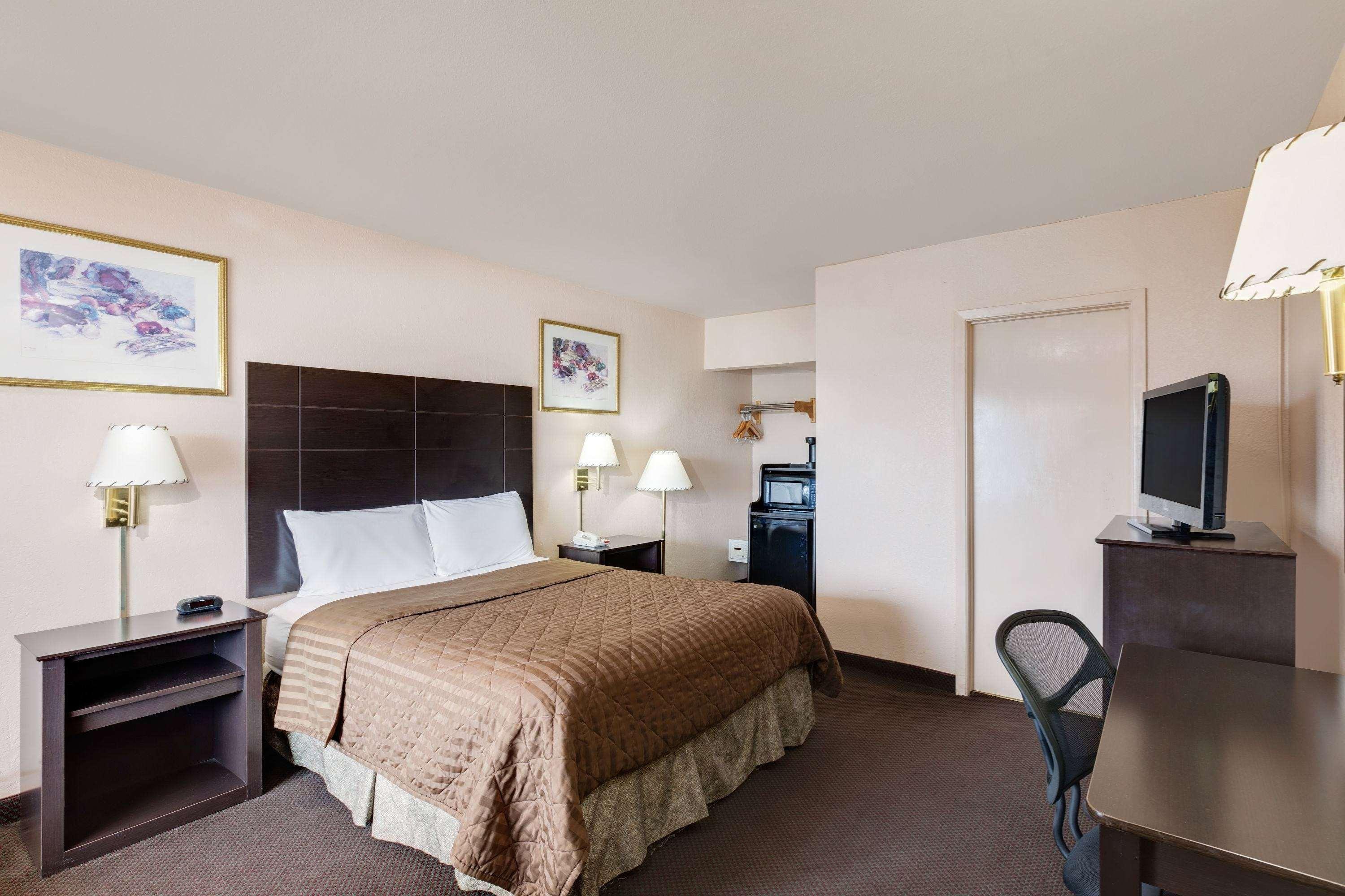 Travelodge By Wyndham Ozona Extérieur photo